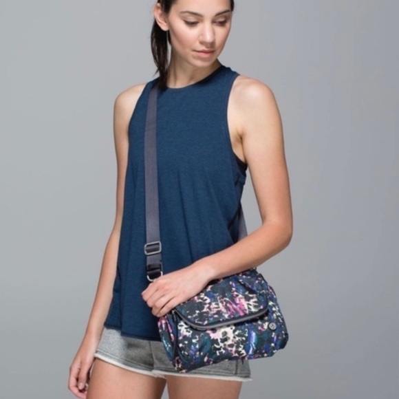 Lululemon Unique and Rare Bag - Picture 1 of 6